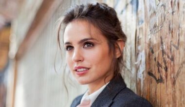 La nueva serie del director de ‘Fariña’ y ‘El cuerpo en llamas’ en Netflix es un thriller con asesinatos y llega justo a tiempo para el fin de semana