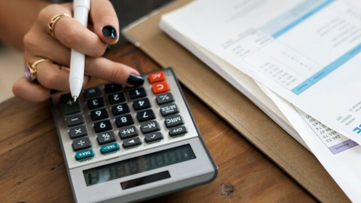 El Gobierno retrasa un año la obligación de facturar con Verifactu | Economía y negocios