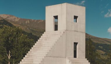 Not Vital, el artista que crea esculturas habitables en los Alpes suizos: “Cuando una obra se convierte en un espacio en el que puedes entrar, no es ni escultura ni arquitectura, sino ambas”