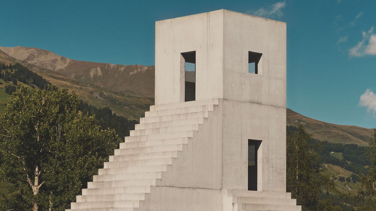 Not Vital, el artista que crea esculturas habitables en los Alpes suizos: “Cuando una obra se convierte en un espacio en el que puedes entrar, no es ni escultura ni arquitectura, sino ambas”