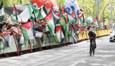 4 citados a declarar por protestar contra Israel en la Vuelta