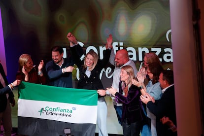 El presidenta de Extremadura y candidata del PP, María Guardiola, comparece este domingo tras los resultados electorales en el hotel Azz de Mérida. Resultados elecciones Extremadura