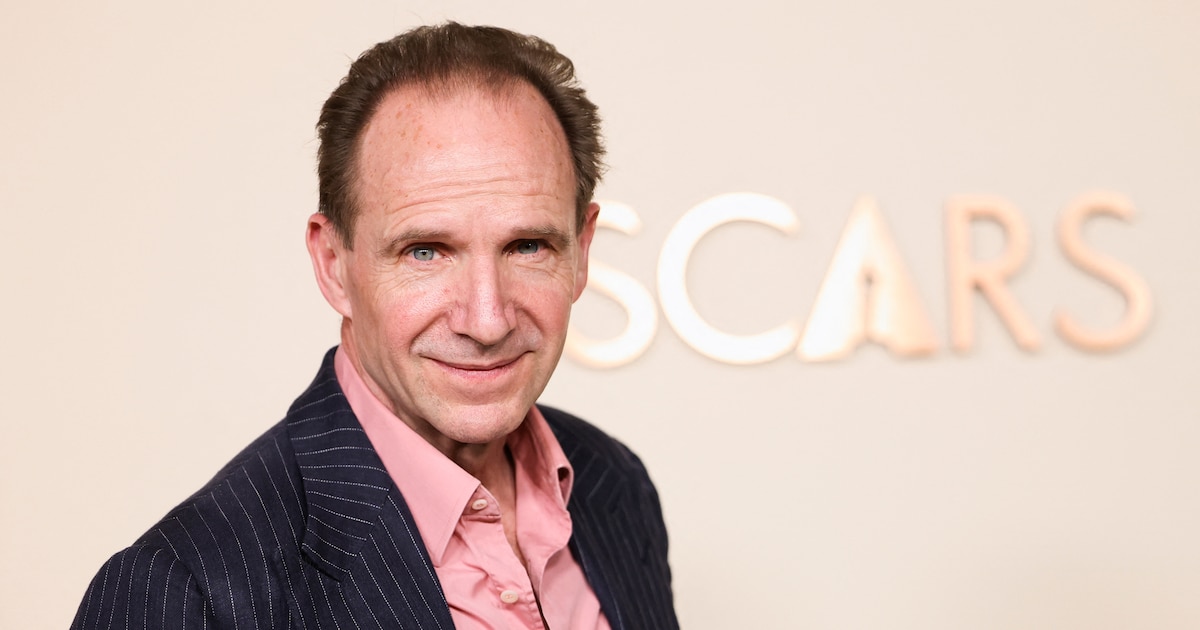 Ralph Fiennes impacta con su transformación total para “28 Años Después: El Templo de los Huesos”