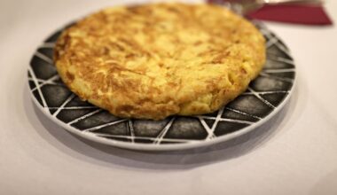 Pedro Sánchez elige bando en el eterno debate español: tortilla de patatas ¿con o sin cebolla? | Gente