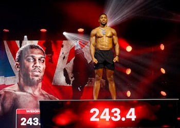 Joshua frenó la balanza en