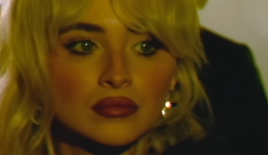 Sabrina Carpenter se ríe por no llorar en 'Such A Funny Way' – jenesaispop.com