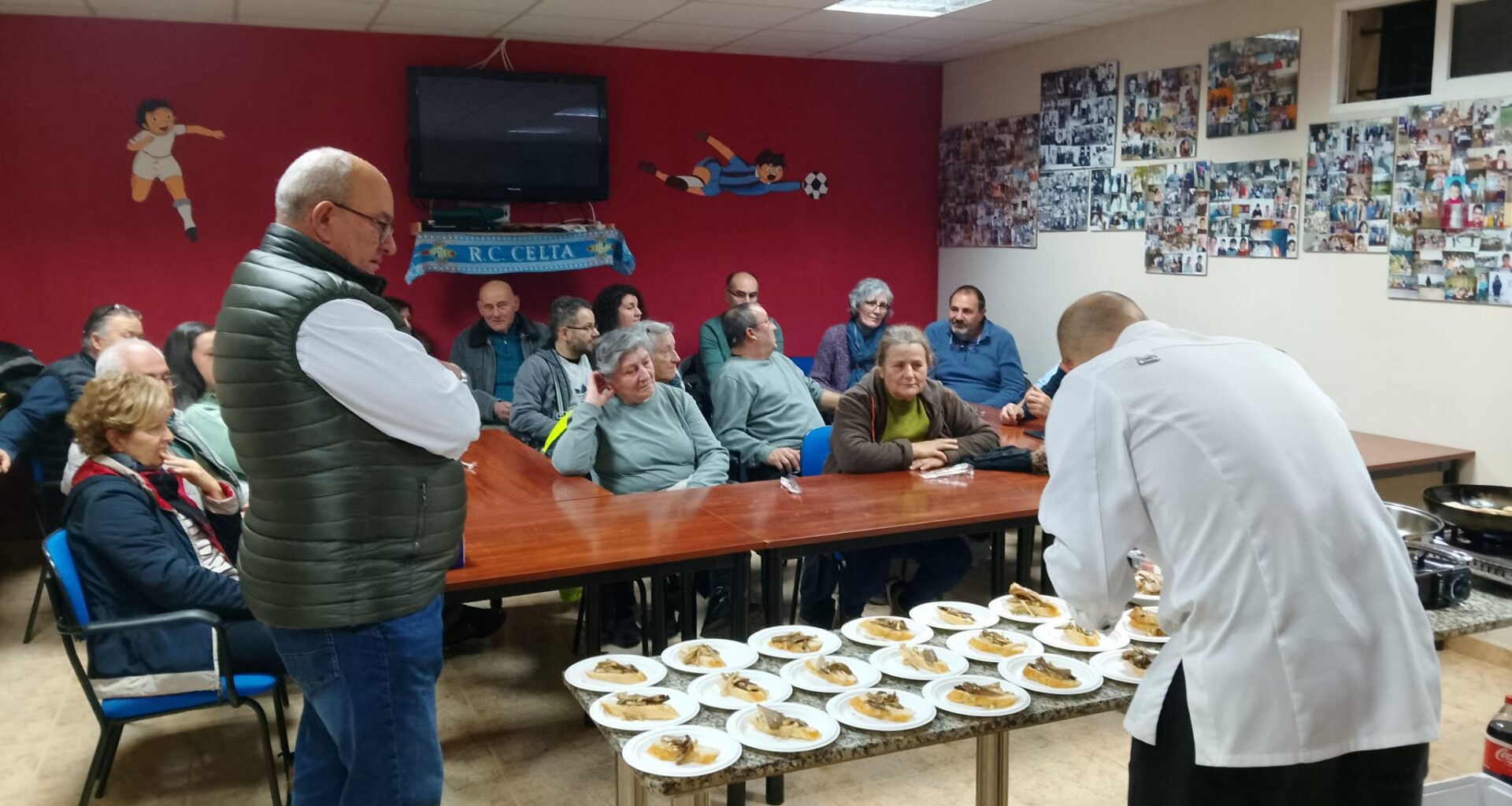El Alcalde celebra el éxito de participación en el circuito de talleres de cocina de otoño organizado en las parroquias de Monforte