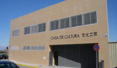 Pedrola renovará señales y rótulos del municipio para traducirlos al chino mandarín