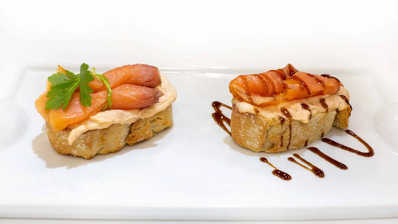 Las industrias pesqueras aprietan las tuercas por Navidad, que concentra el 30 % de su negocio - La Voz de Galicia