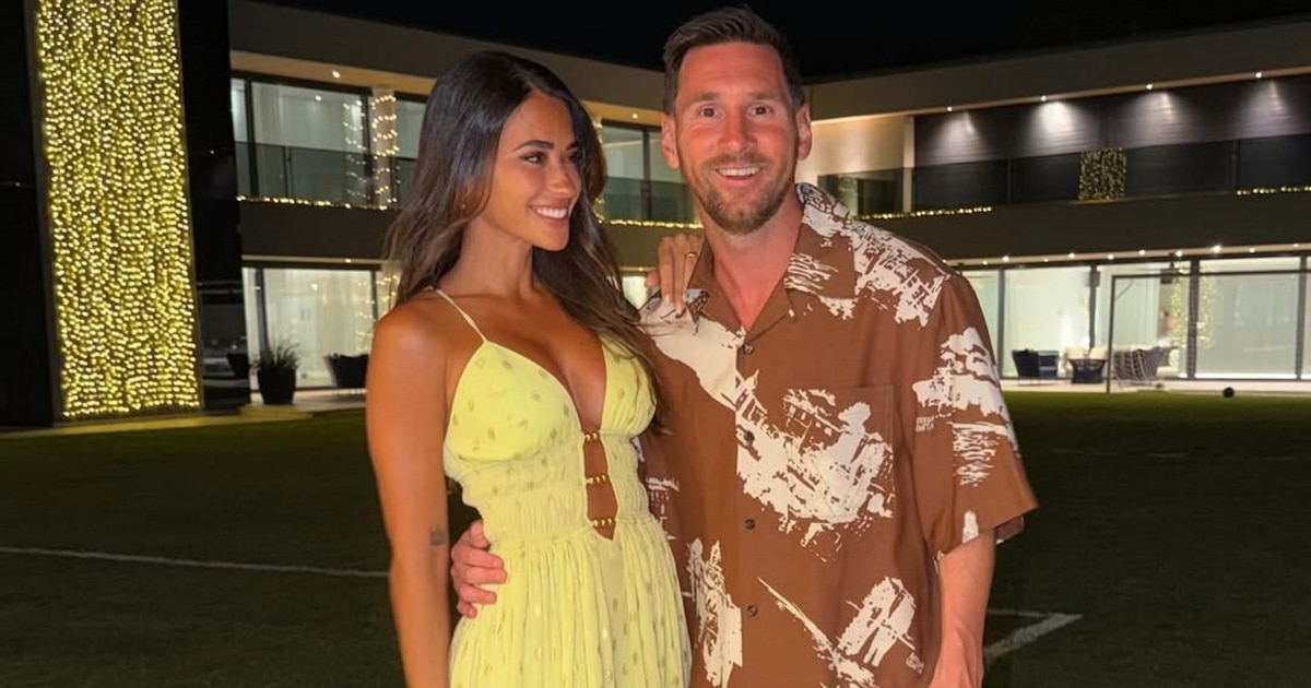 La foto navideña de Lionel Messi y Antonela Roccuzzo: la intimidad de la celebración y el detalle de la mesa dulce