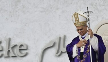 jubila al obispo clandestino y confirma al nombrado por Pekín