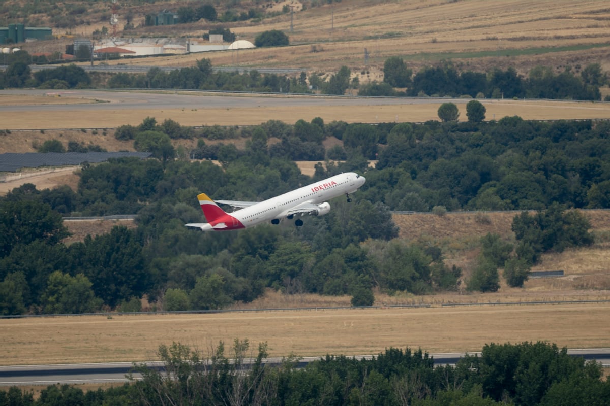 Iberia amplía hasta el 31 de diciembre la suspensión de sus vuelos con Venezuela | Economía