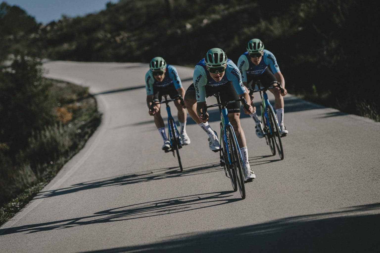 Dentro de la concentración del equipo Decathlon