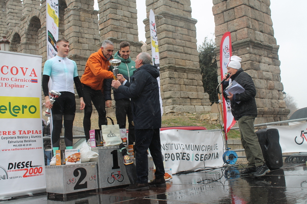 Julio Martín gana la 90ª Carrera del Pavo