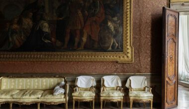 Dries Van Noten estrena fundación en Venecia y nos lo cuenta en exclusiva: “Nuestro objetivo no es salvar la artesanía por nuestra cuenta, sino contribuir a cambiar una mentalidad”