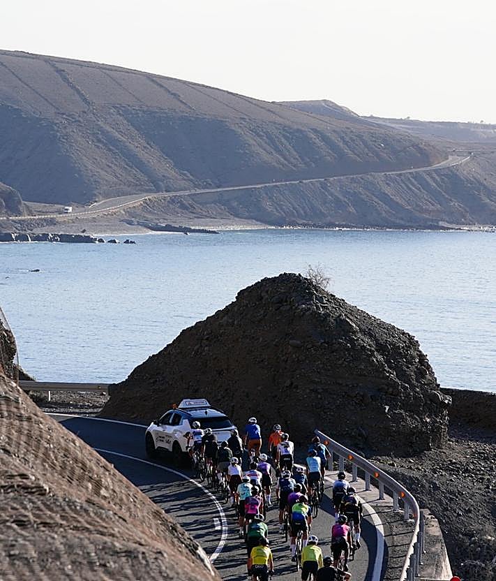 Imagen secundaria 2 - La Gran Canaria Bike Week celebra su jornada competitiva con la cronoescalada Maspalomas Costa Canaria