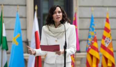 Ayuso defiende que no se han priorizado a pacientes en el hospital de Torrejón y reduce lo ocurrido a "rencillas entre directivos" | Sociedad