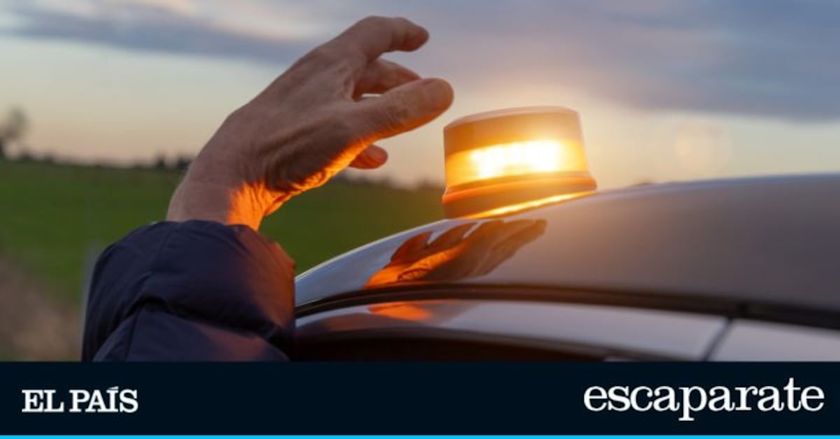 Cinco balizas V-16 que sí podrás usar en 2026 tras la retirada de algunos modelos por parte de la DGT | Tecnología | Escaparate