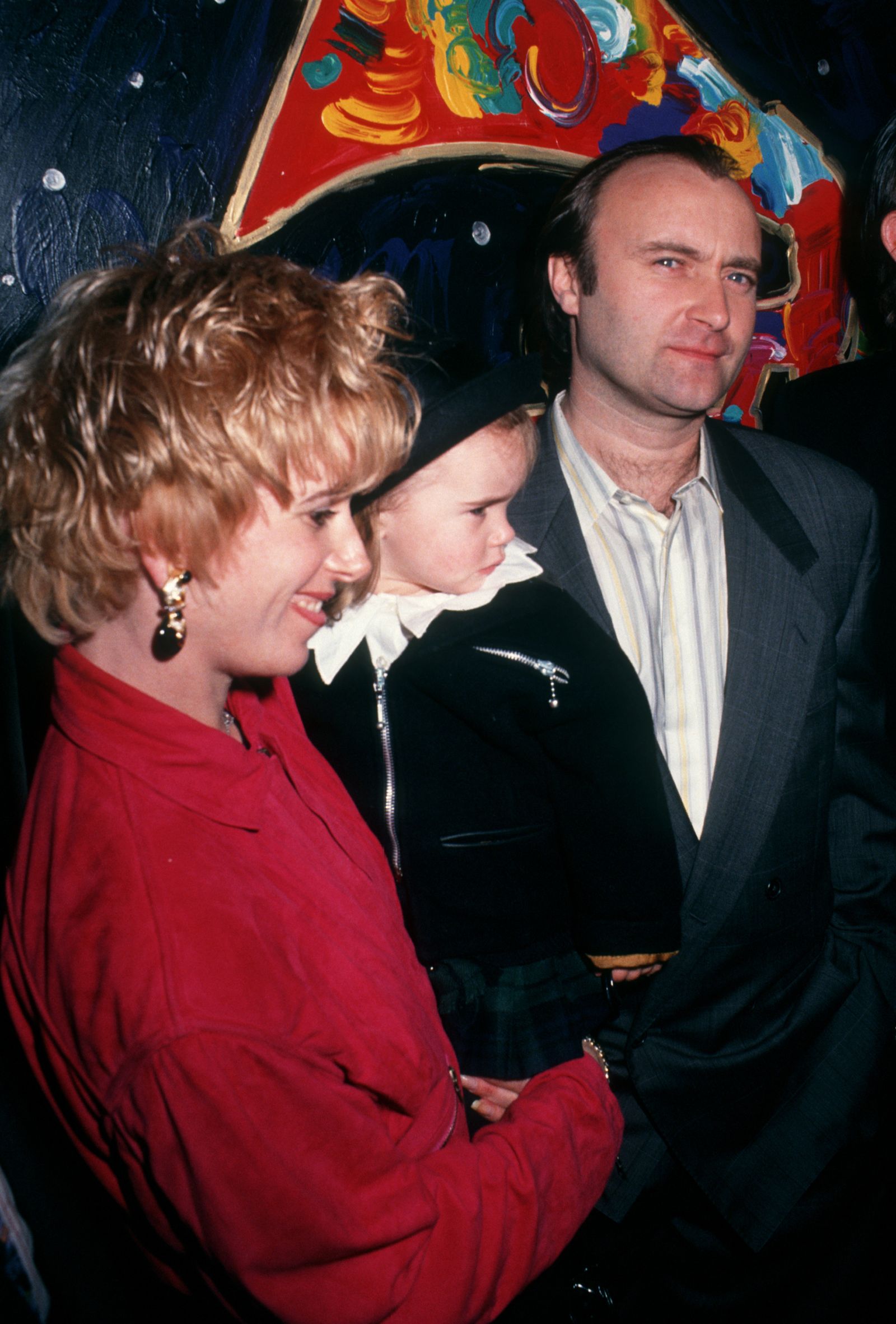 Lily Collins junto a sus padres en sus primeros años de vida.