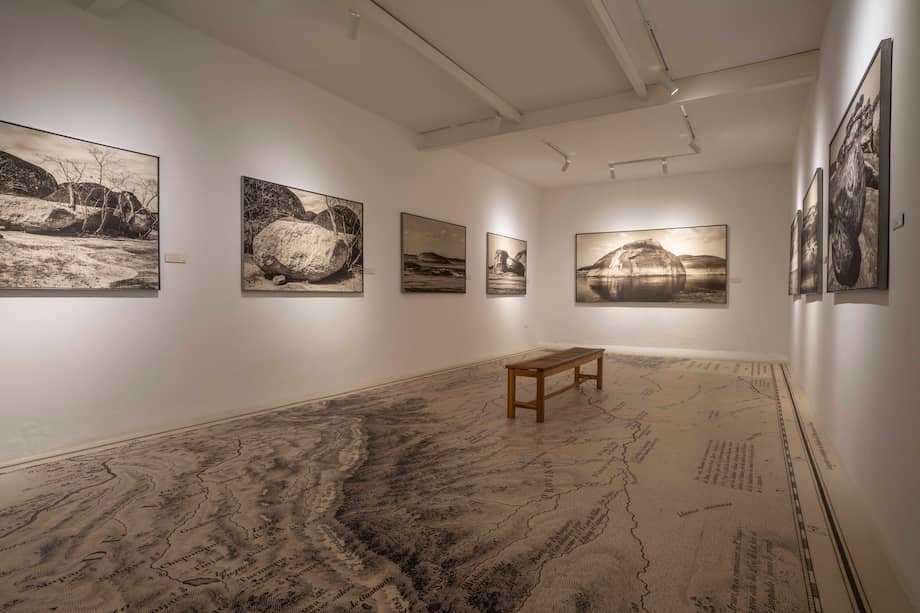 Fragmento de la muestra “Línea de agua (aguas bajas)” de Diego Amaral.