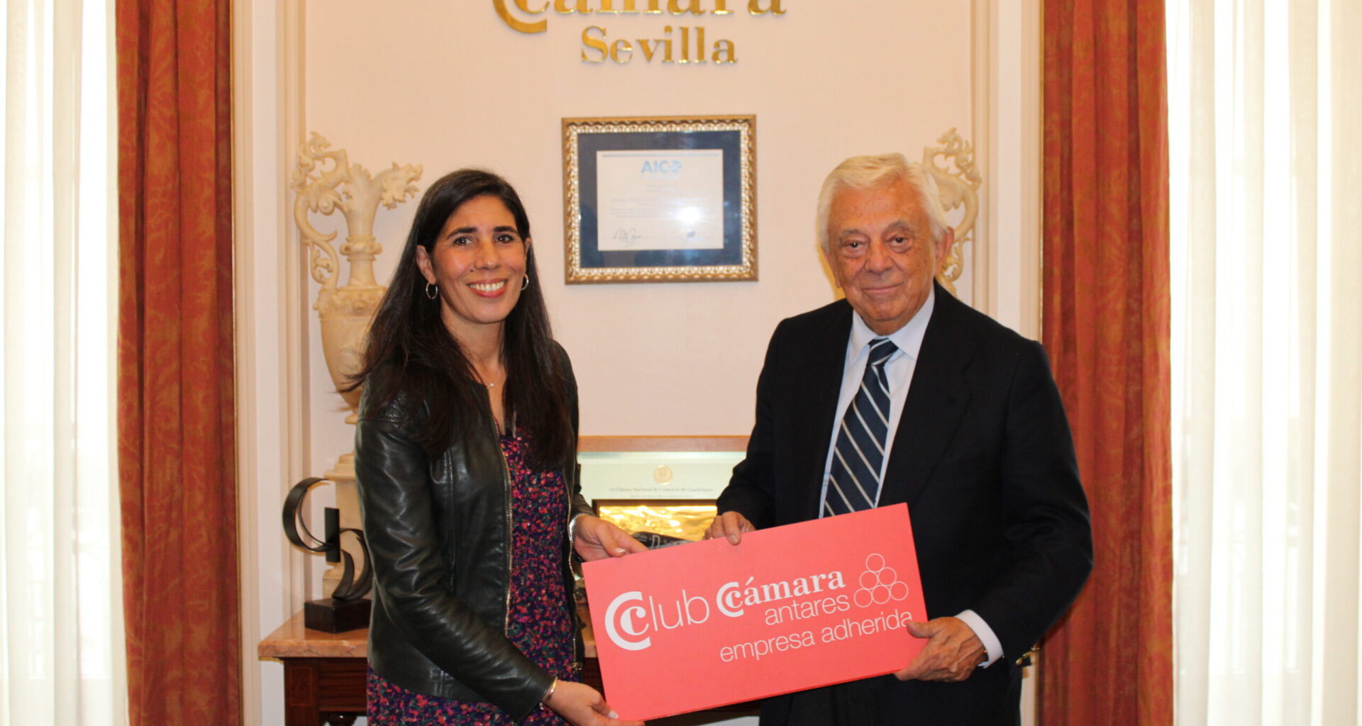 T - SYSTEMS firma como Empresa Adherida al Club Cámara Antares