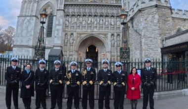 Misión Naval en Londres conmemora el 250° aniversario del natalicio del Almirante Lord Thomas Cochrane