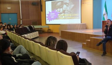 La UCA reúne a más de un centenar de estudiantes en una jornada sobre igualdad con el profesor Octavio Salazar
