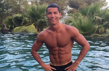 Cristiano Ronaldo posando. (Redes sociales)