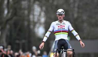 Van der Poel se impone a Van Aert en su primer pulso de la temporada