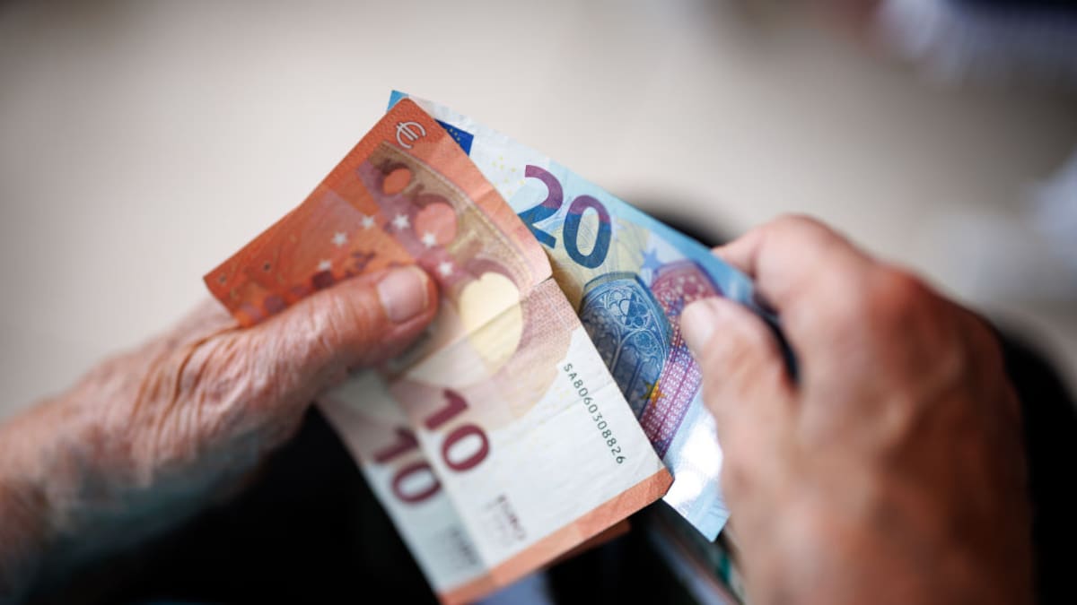 Las pensiones mínimas subirán más de un 7% para 2026 y las no contributivas y el IMV aumentarán un 11,4% | Economía y negocios