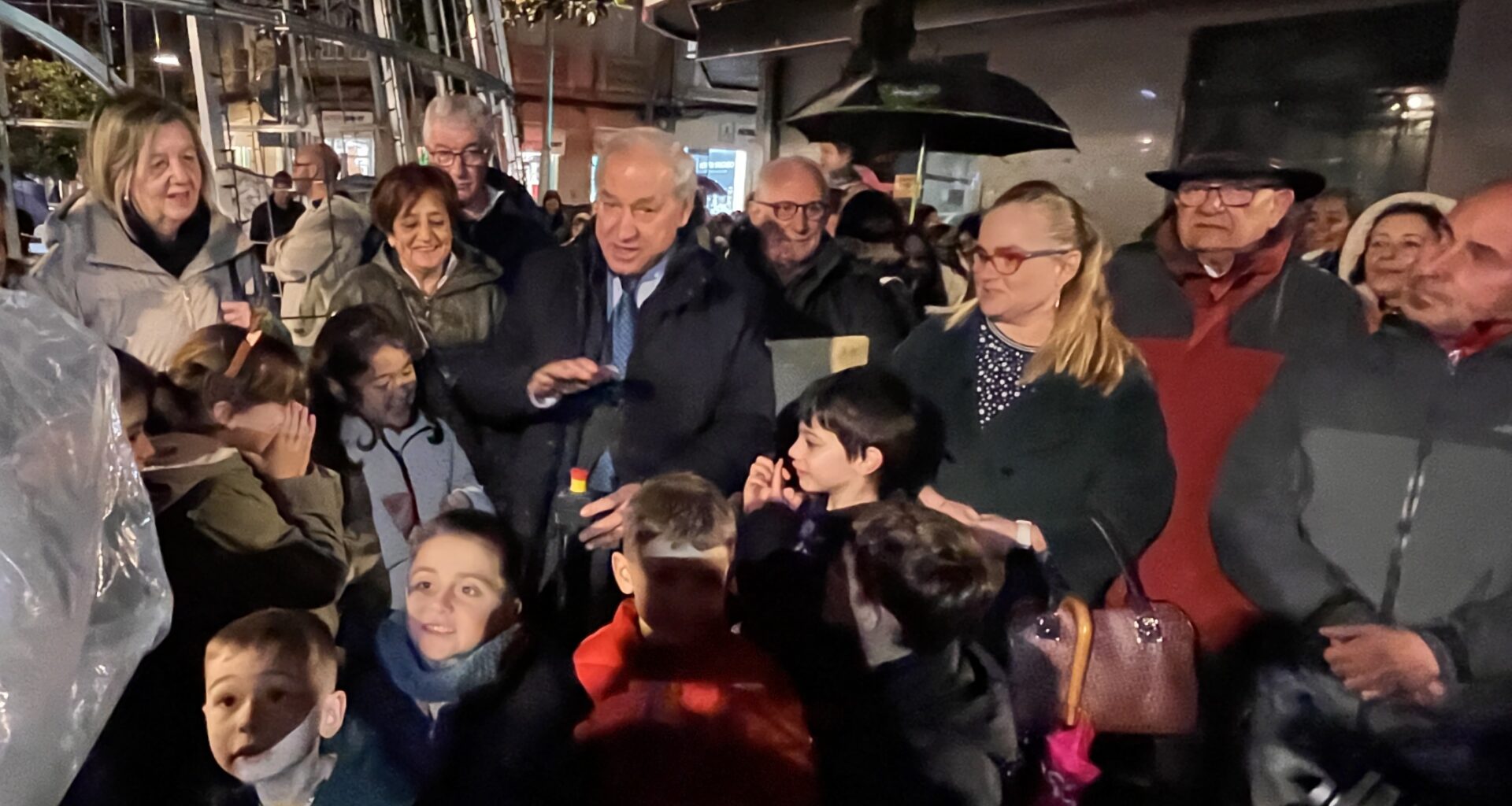 El Alcalde enciende el alumbrado ornamental de Monforte: 1,2 millones de luces LED para iluminar y dinamizar las Fiestas de Navidad