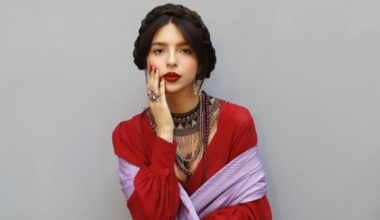 reaparece con cambio de look 'dark' – Nueva Mujer