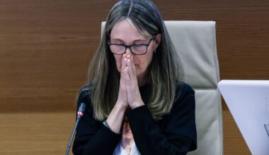 Las víctimas de la DANA reaccionan a los mensajes que Mazón le envió a Feijóo: "Una tragedia humana no es un puto desastre" | Sociedad