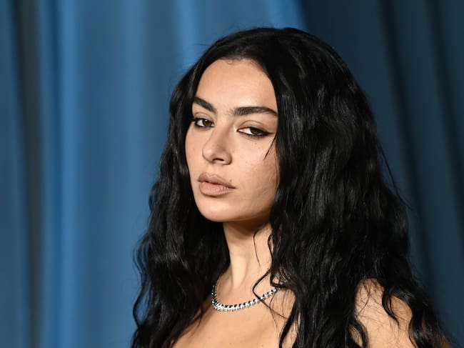 Charli XCX en la gala anual del Academy Museum, 18 de octubre de 2025.