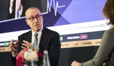 El consejero delegado de BBVA destaca la apuesta del banco por crecer en Europa con su modelo de bancos digitales en Italia y Alemania