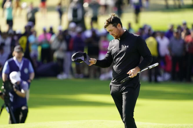 Mito Pereira en el green del 18 durante la ronda final del PGA Championship 2022. © Golffile | Eoin Clarke