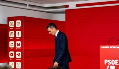 Una red de hasta once casos de corrupción y acoso ahoga a Sánchez