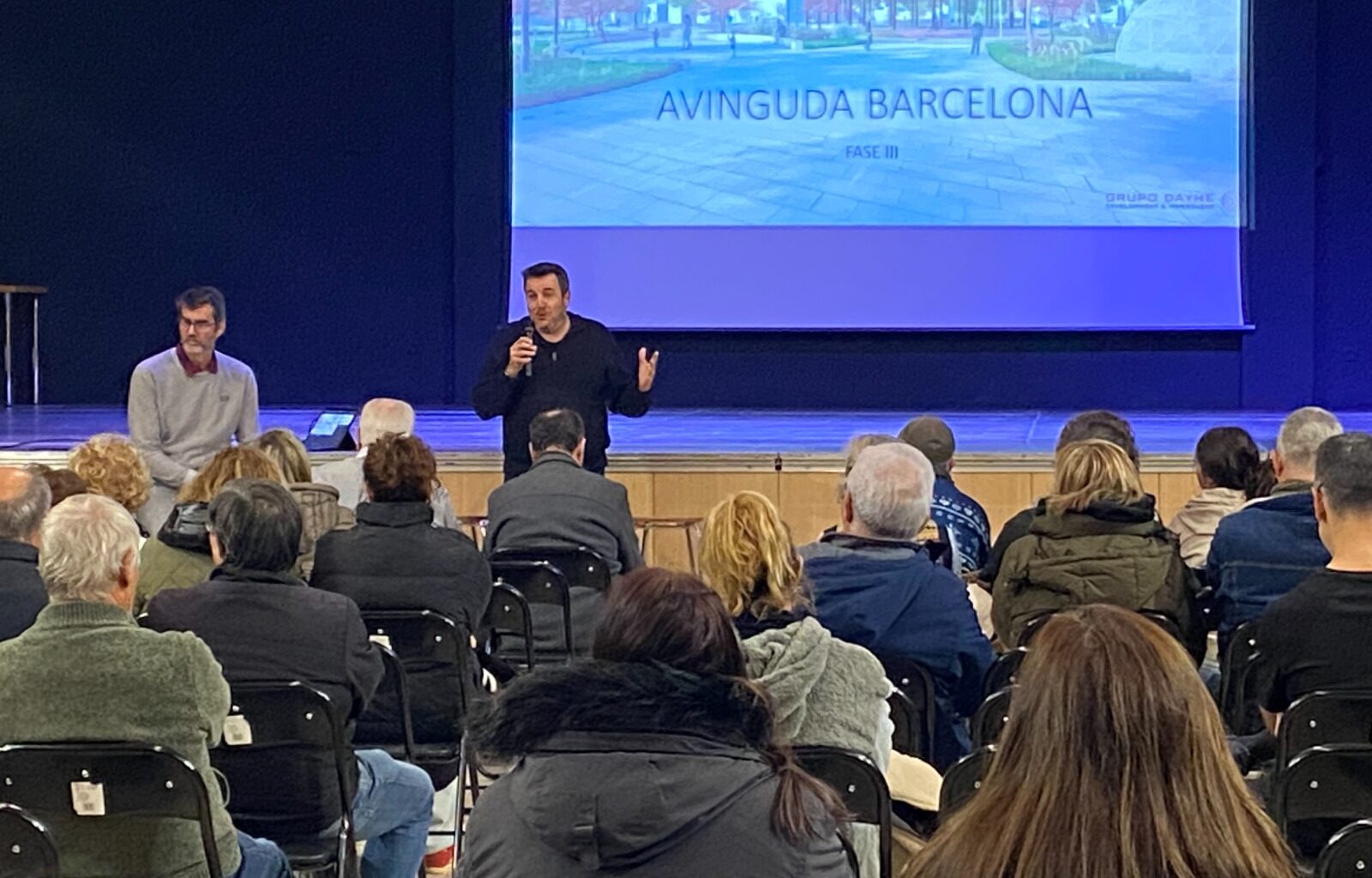 El Ayuntamiento presenta públicamente la tercera fase de las obras de la avenida de Barcelona