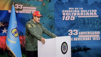 Nicolás Maduro de uniforme durante