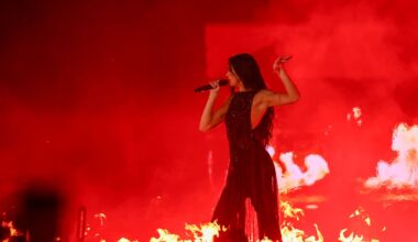 Dua Lipa termina su ‘Radical Optimism Tour’: Estas son todas las versiones que ha hecho este año | Música