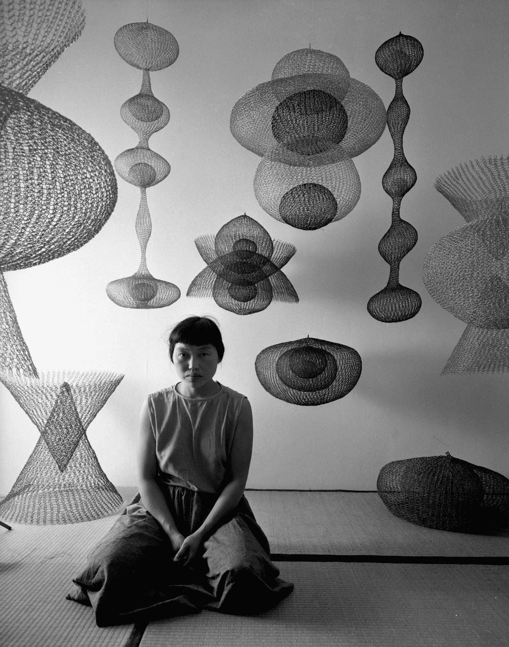 Ruth Asawa y sus esculturas de alambre.