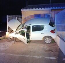 Servicios de emergencia intervienen en un accidente de tráfico con una persona herida, ocurrido en la carretera N-301A Santa Ana-El Albujón, Cartagena.