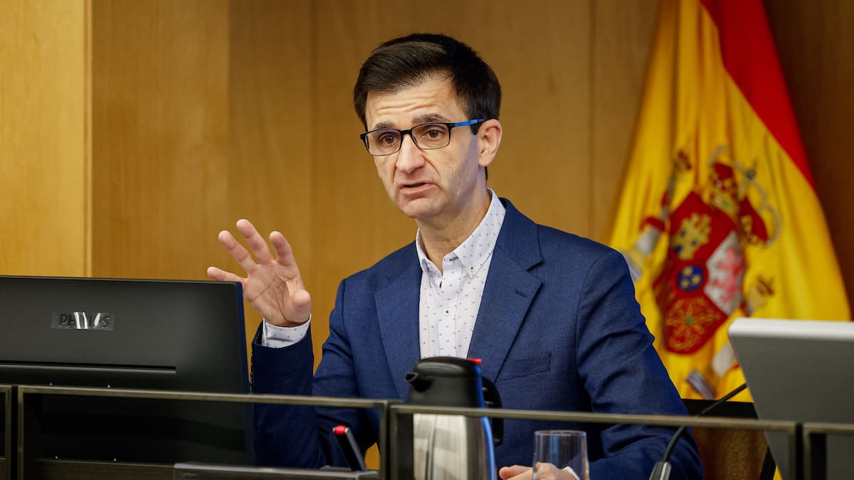 El presidente de RTVE responde a la carta del director de Eurovision tras la retirada de cinco países: "Le reconozco un gran cuajo" | Cine y TV