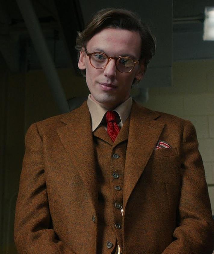 Imagen secundaria 2 - Tres fotogramas de la ficción.