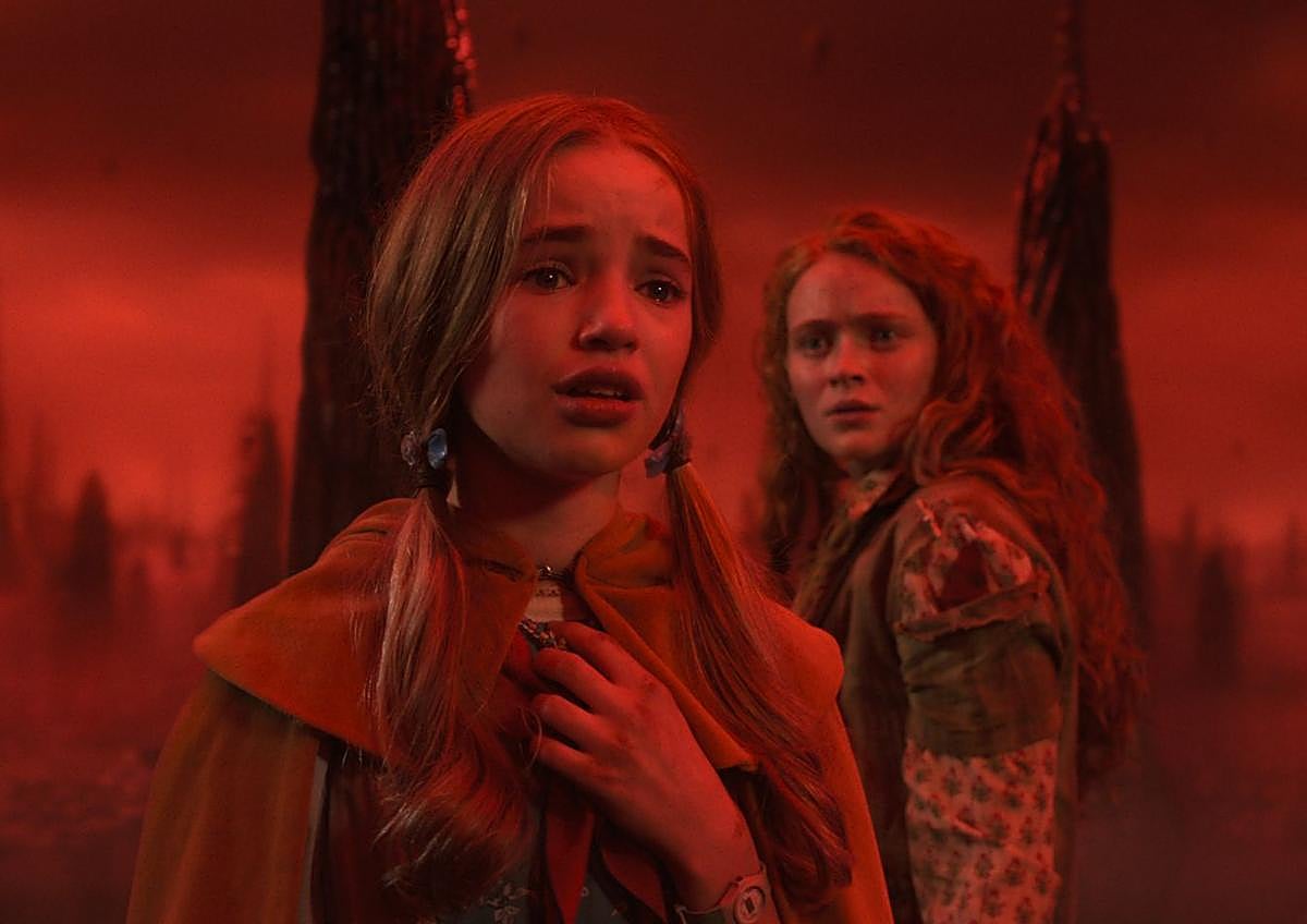 Imagen secundaria 1 - Tres fotogramas de la ficción.