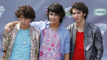 Los hermanos firmaron su primer