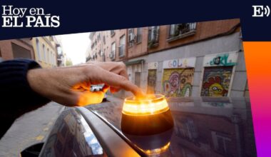 La asociación mayoritaria de guardias civiles no está de acuerdo con la DGT en sustituir los triángulos por la baliza V16 | Hoy en EL PAÍS: tu podcast diario