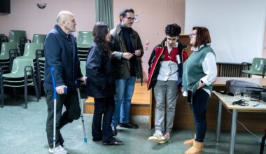 Los grandes derrotados del Gordo de Navidad de Villamanín, 15 jóvenes de entre 18 y 25 años: “Hoy hemos perdido amigos” | Lotería de Navidad 2025