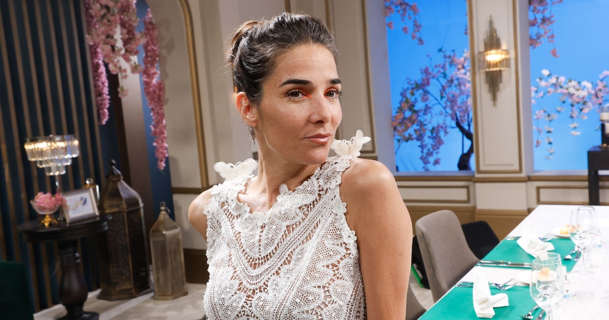 Transparencias, encaje blanco y mariposas: el outfit que Juana Viale repitió en su programa
