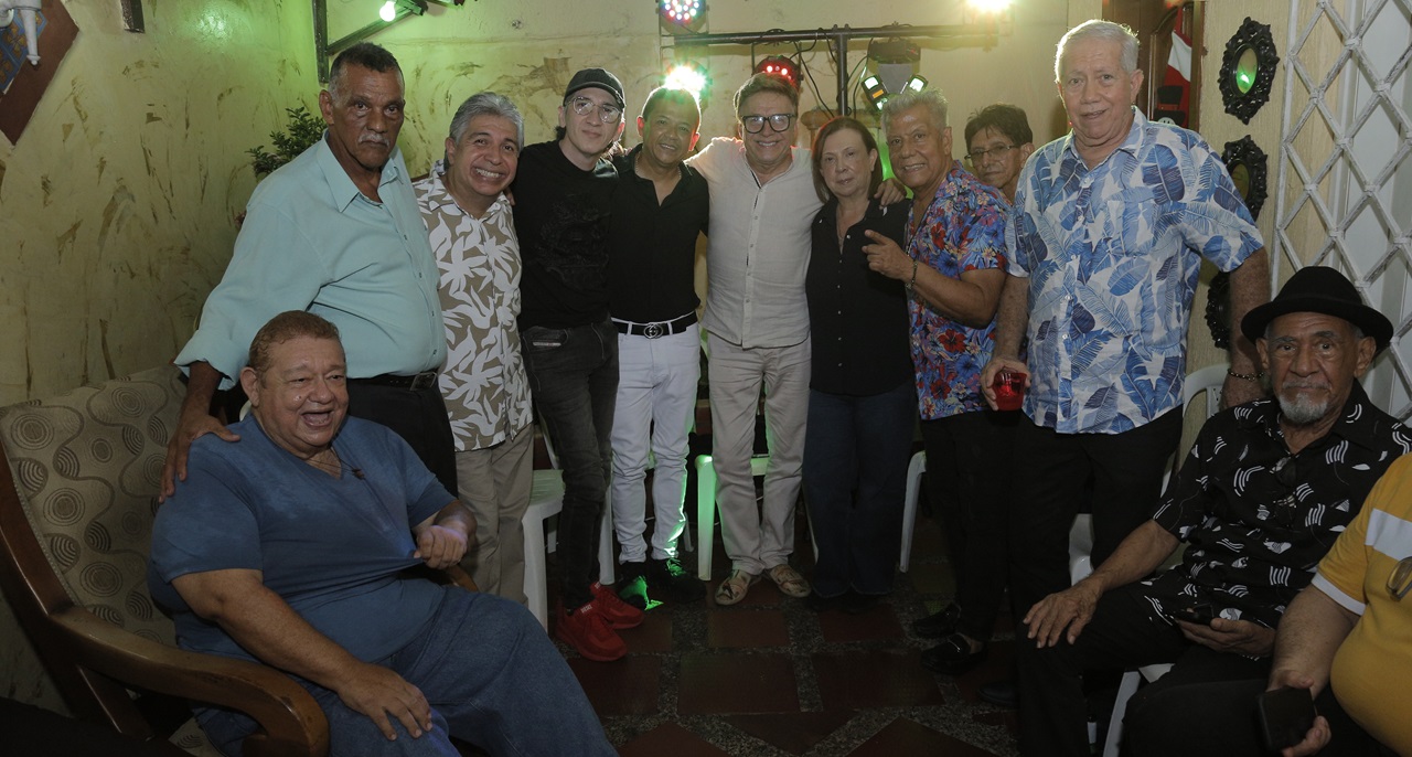 ¡Noche de Estrellas y Reconocimientos a personajes de la Industria Discográfica!